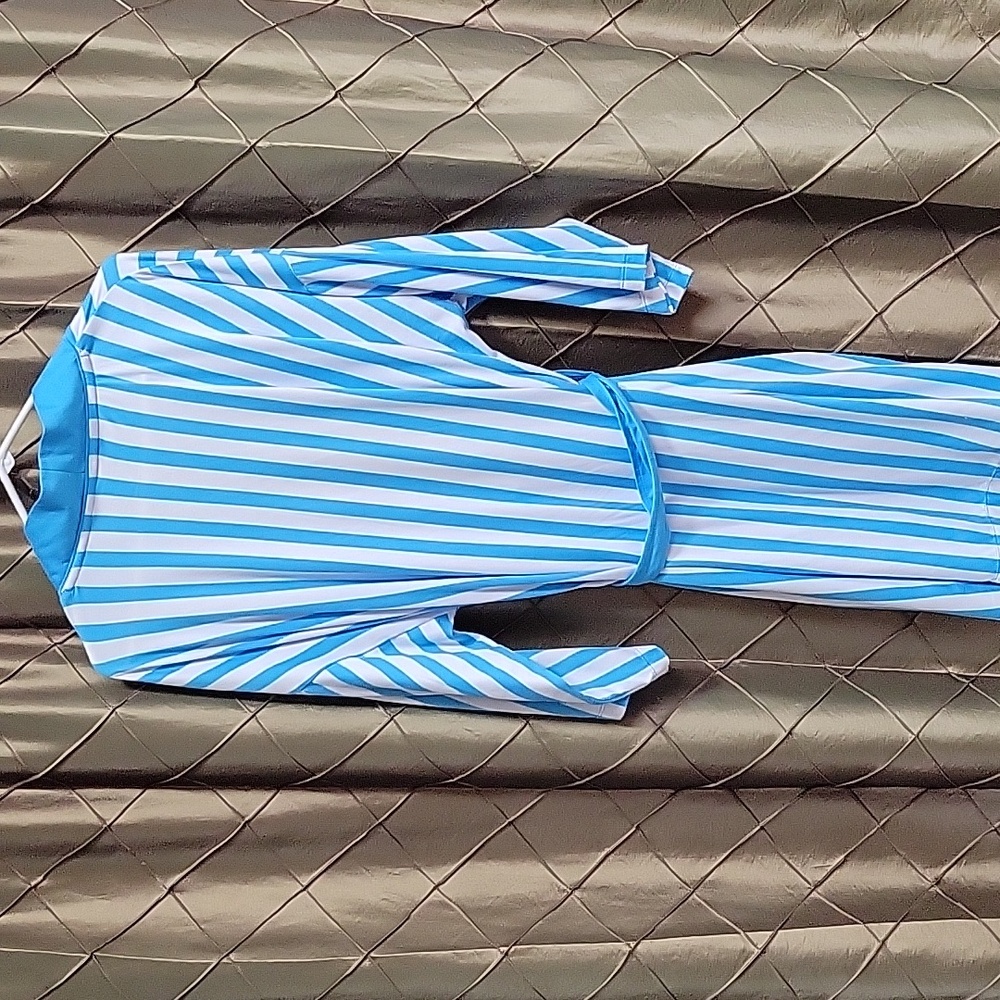 EUC- Draper James ‘Louise’ Striped Robe - Picture 5 of 5
